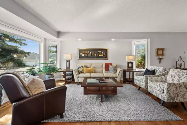 184 Scenic Ridge CRES NW, Calgary, AB T3L 1V7