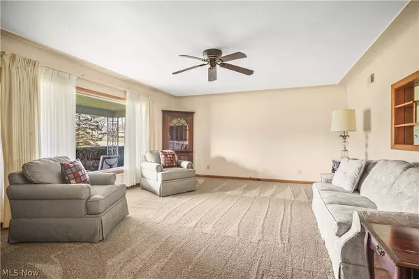 1110 Wilshire DR, Youngstown, OH 44511