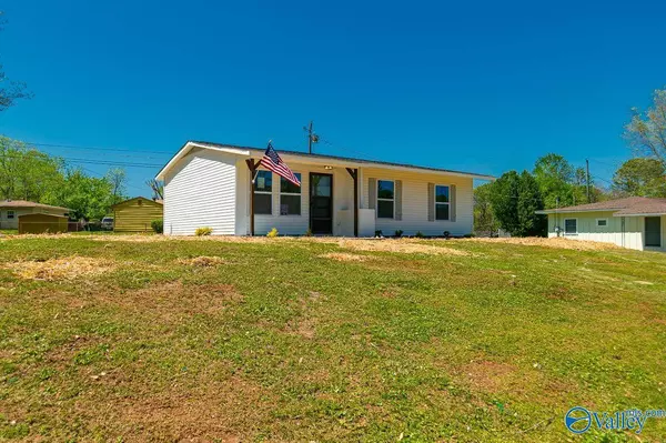 3815 Colton Lane NE, Huntsville, AL 35811