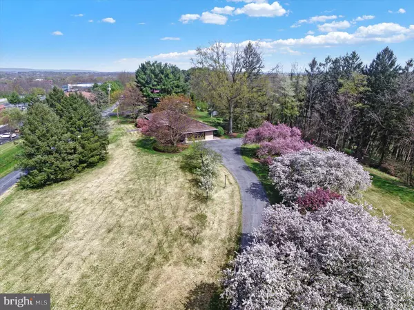 8001 ROTHFORD LN, Harrisburg, PA 17112