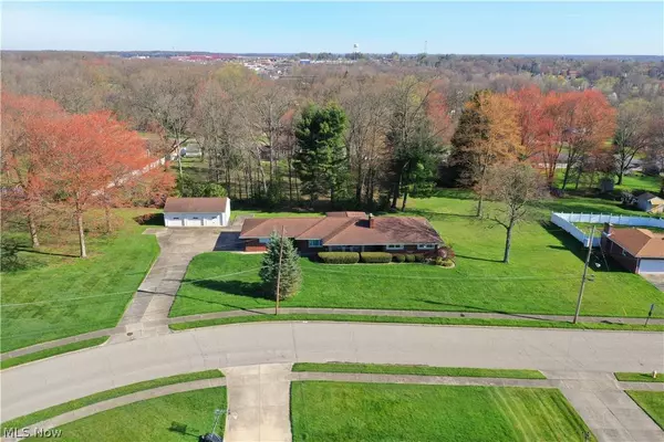 1110 Wilshire DR, Youngstown, OH 44511