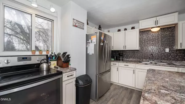 206 6th ST, Washburn, ND 58577