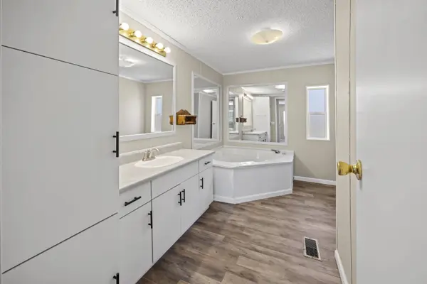 2350 W Wilbert LN, Columbia, MO 65202