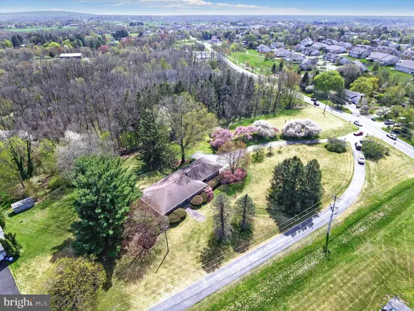 8001 ROTHFORD LN, Harrisburg, PA 17112