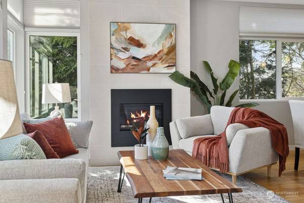 932 N 97th ST, Seattle, WA 98103