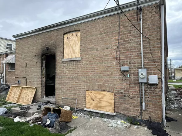 4946 S Leamington Avenue, Chicago, IL 60638