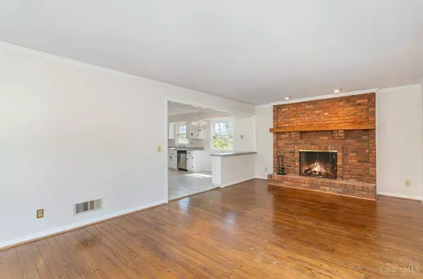 2715 Whitehouse Ln, Anderson Twp, OH 45244