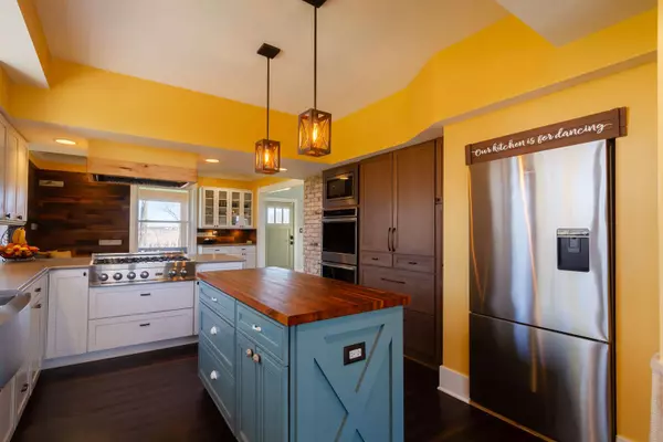 9607 Lucas RD, Woodstock, IL 60098