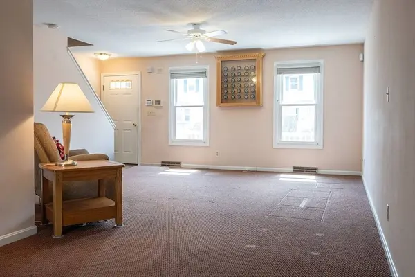 200 Lambert Ter #79, Chicopee, MA 01020