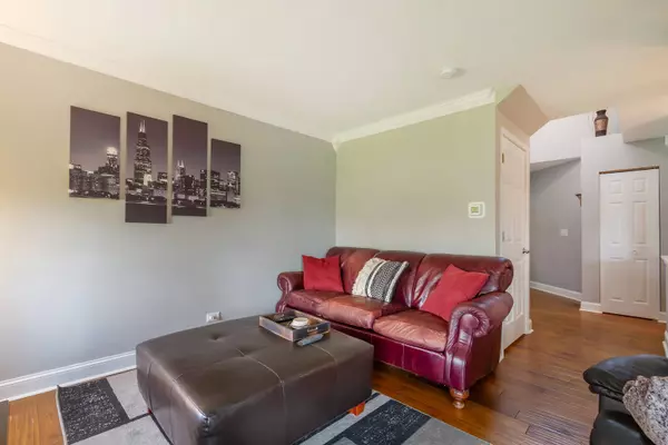 10909 Cape Cod LN, Huntley, IL 60142