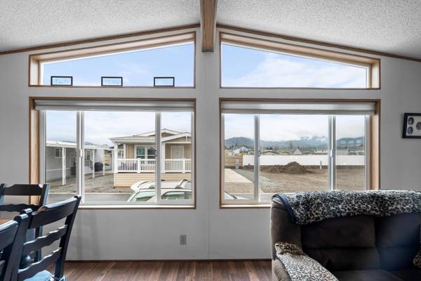 3555 S Pacific Hwy #SPC 188, Medford, OR 97501