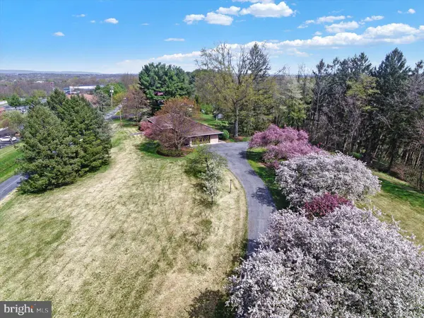 8001 ROTHFORD LN, Harrisburg, PA 17112