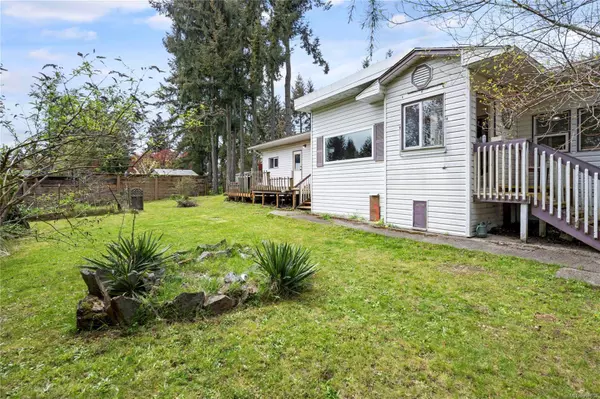 2427 Armstrong Cres, Nanoose Bay, BC V9P 9J9