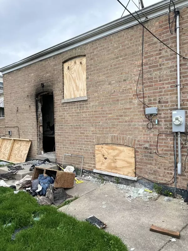 4946 S Leamington Avenue, Chicago, IL 60638