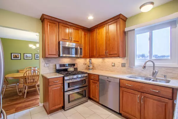 184 Brentwood TRL, Elgin, IL 60120