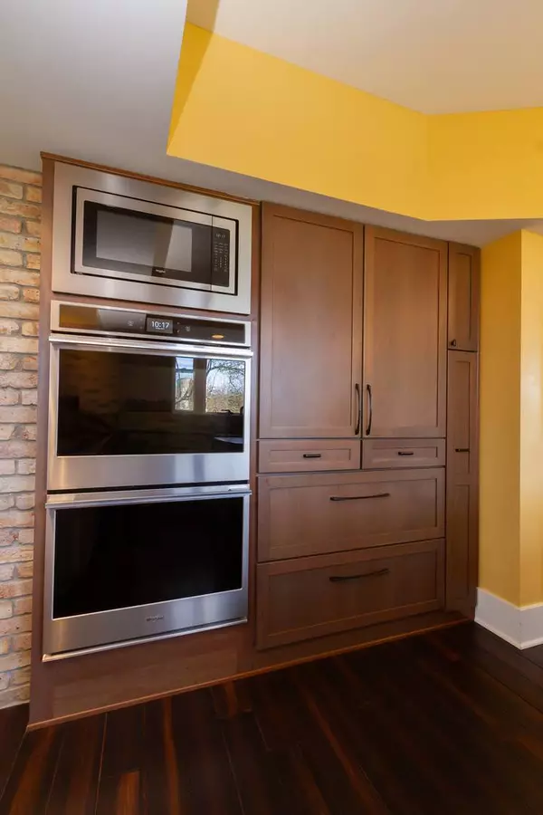 9607 Lucas RD, Woodstock, IL 60098