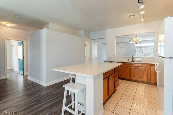 1896 Metallic Court, Las Vegas, NV 89183