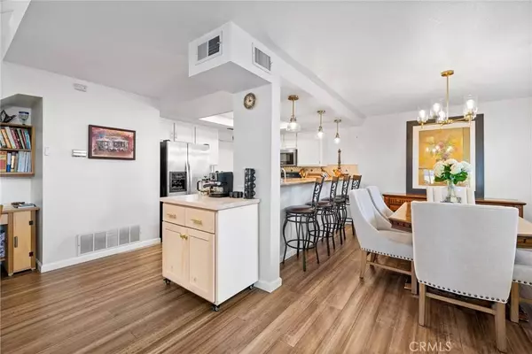 2572 Elden AVE #U, Costa Mesa, CA 92627