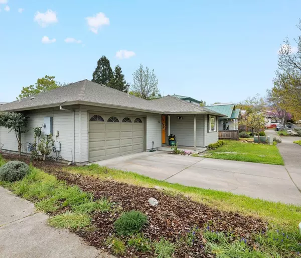 1351 Evan Ln, Ashland, OR 97520