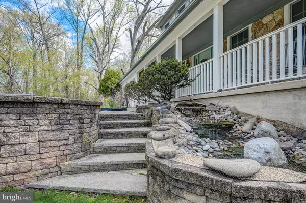 5 CARNATION CT, Mount Laurel, NJ 08054