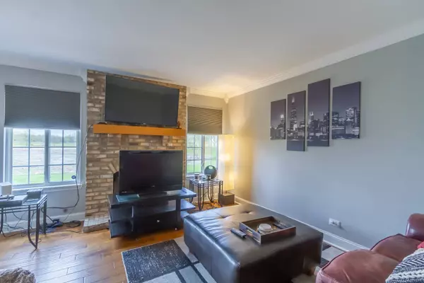 10909 Cape Cod LN, Huntley, IL 60142