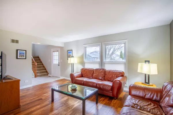 184 Brentwood TRL, Elgin, IL 60120