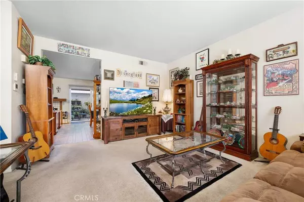 483 Springbrook N #94, Irvine, CA 92614