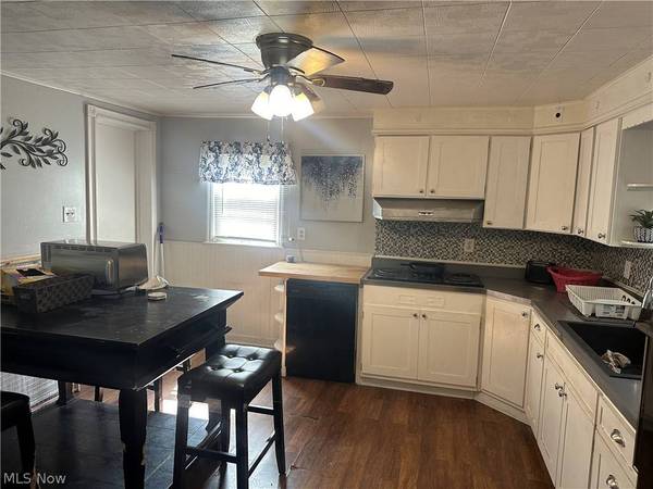 921 W Bennett ST, Bridgeport, OH 43912