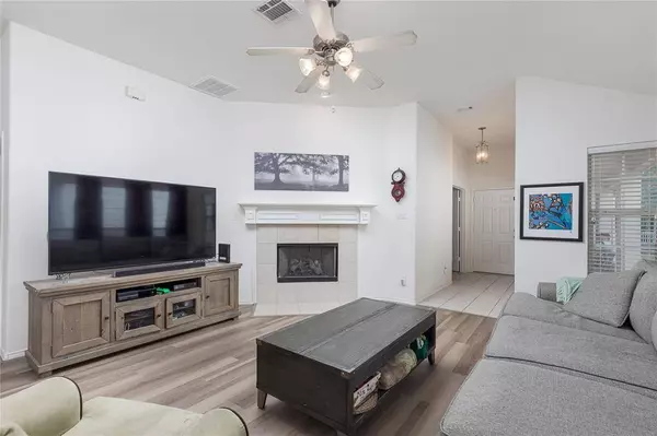 1817 Azalea Drive, Savannah, TX 76227