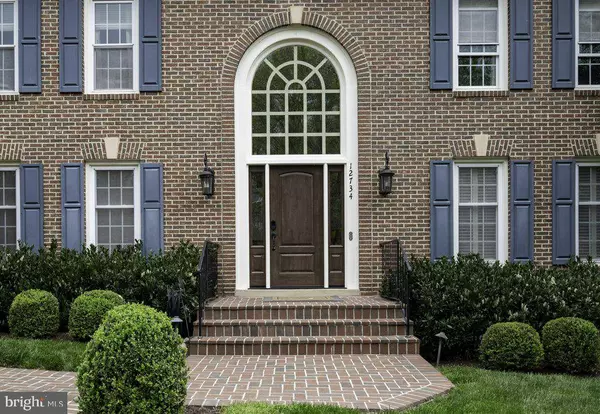 12734 KNIGHTSBRIDGE DR, Woodbridge, VA 22192