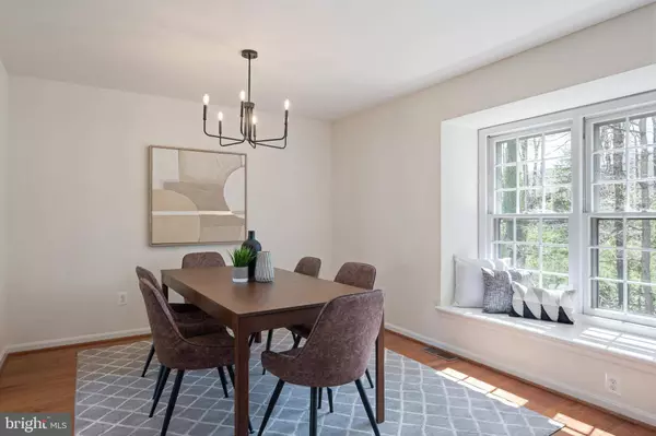 5422 HELM CT, Fairfax, VA 22032