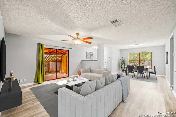 8210 Laurel Bnd, San Antonio, TX 78250