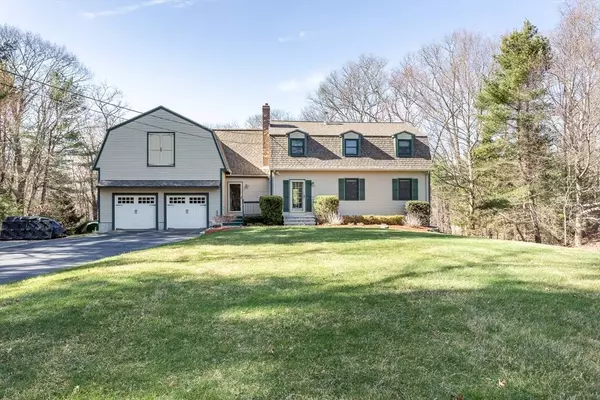 1005 Glebe St, Taunton, MA 02780