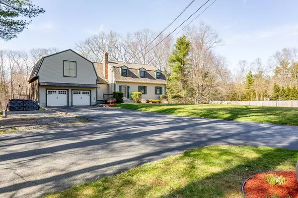 1005 Glebe St, Taunton, MA 02780