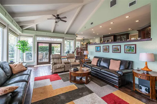 2225 Chelsea Pl, Nanoose Bay, BC V9P 9G5