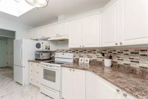 4965 Vista View Cres #305, Nanaimo, BC V9V 1S1