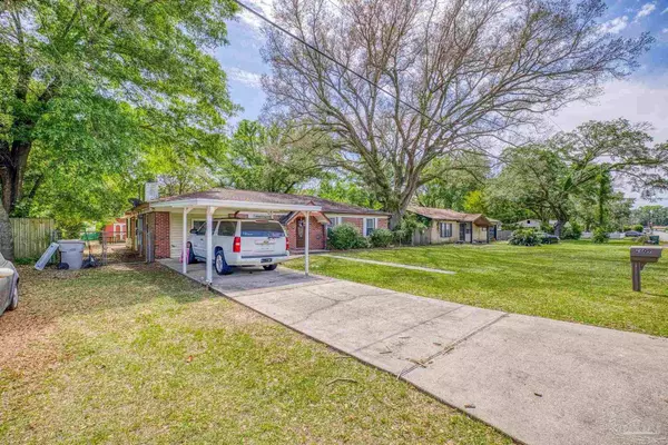 2609 Green Bay Dr, Pensacola, FL 32526