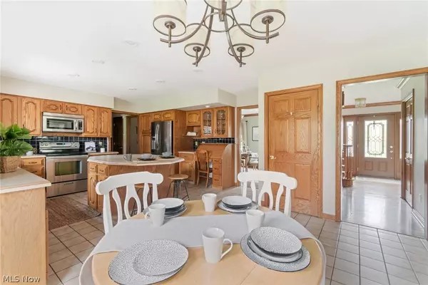 7819 Hitchcock RD, Youngstown, OH 44512