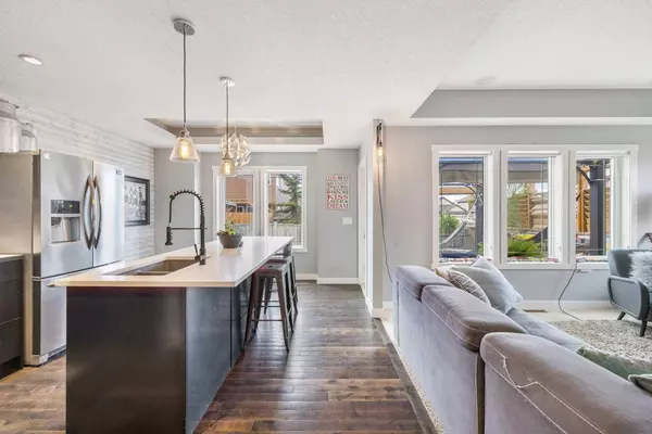 2001 Luxstone Link SW, Airdrie, AB T4B 0A5