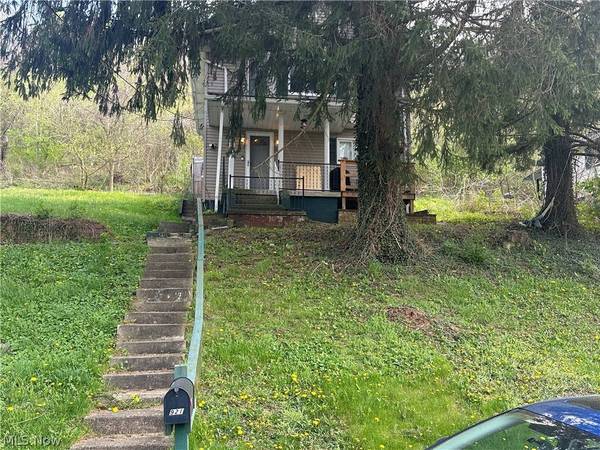 921 W Bennett ST, Bridgeport, OH 43912