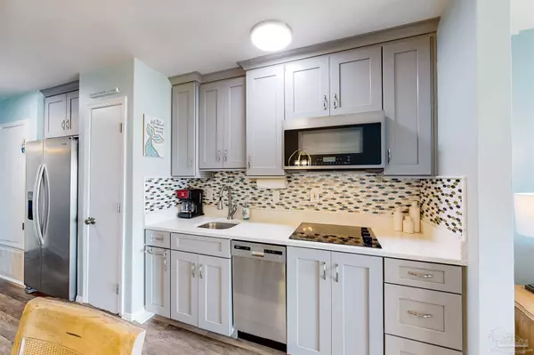 7453 Sunset Harbor Dr, Navarre Beach, FL 32566