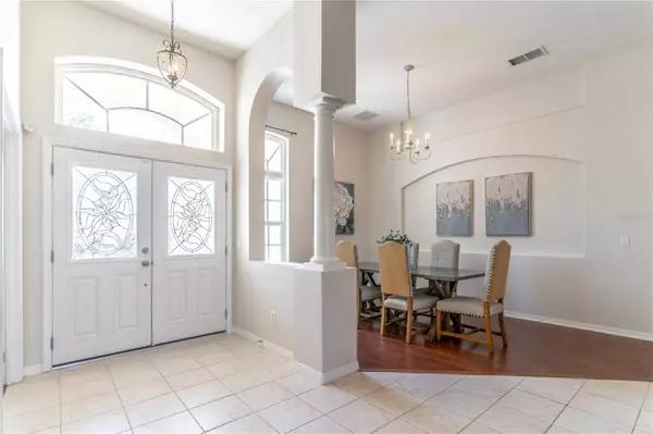 2038 CASCADES COVE DR, Orlando, FL 32820