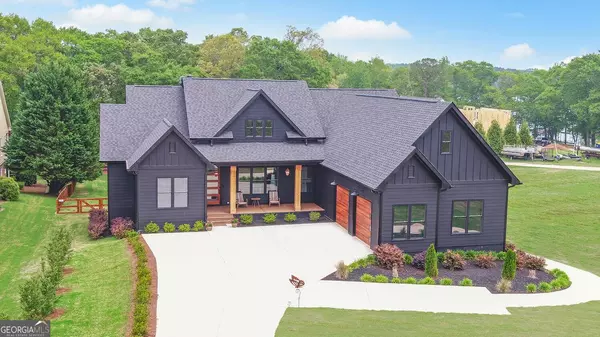 121 York Shores LN, Hartwell, GA 30643