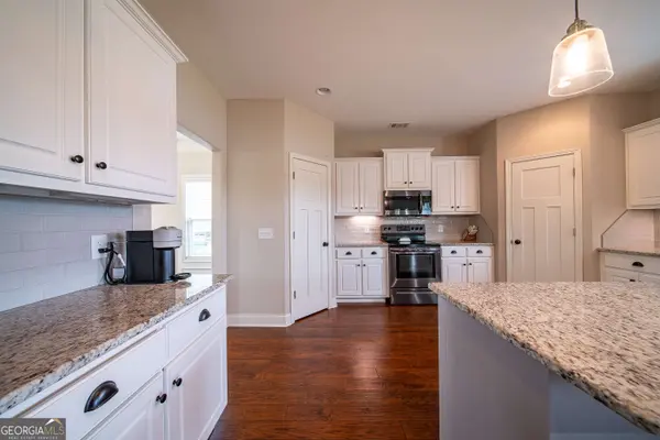 6828 Admiral DR, Midland, GA 31820