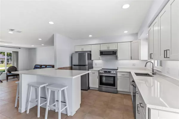 2204 SE 7TH ST, Cape Coral, FL 33990