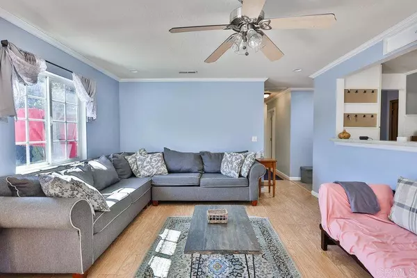 1009 Blackbird ST, El Cajon, CA 92020