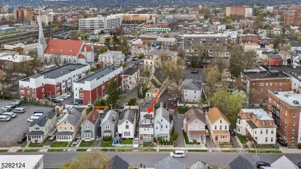 27 N Burnett St, East Orange City, NJ 07017