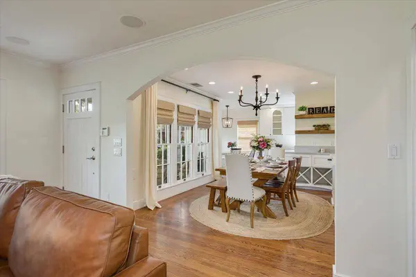 2432 6th AVE, Sacramento, CA 95818