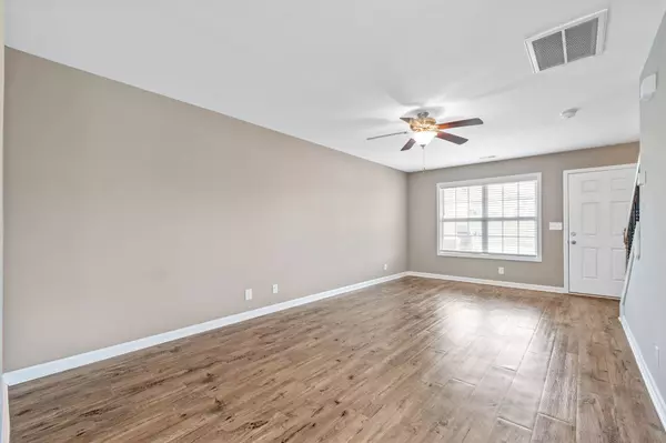 379 Sam Houston Cir, Clarksville, TN 37040