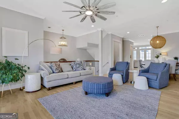 905 South On Main, Woodstock, GA 30188